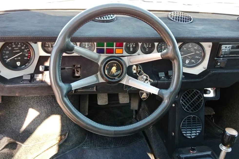 Lamborghini Urraco interior