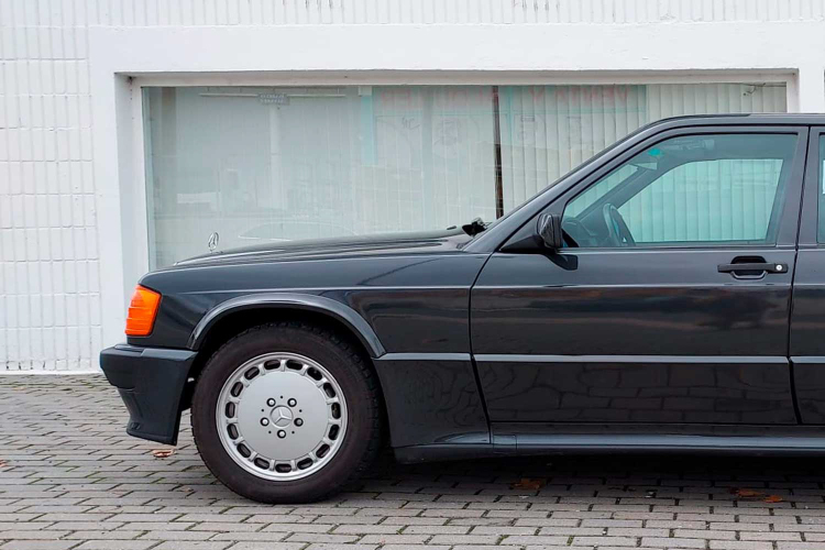 Mercedes Benz 190 2.3